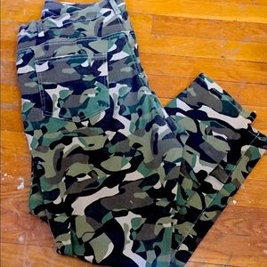 Venus Skinny camo stretch jeans size 18 x 32
